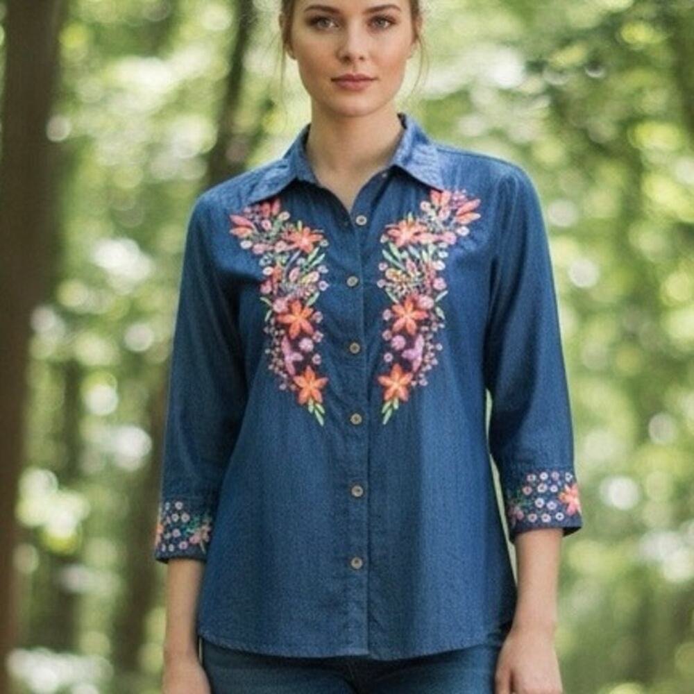 Parsley & Sage floral embroidered denim button down shirt size med NWOT